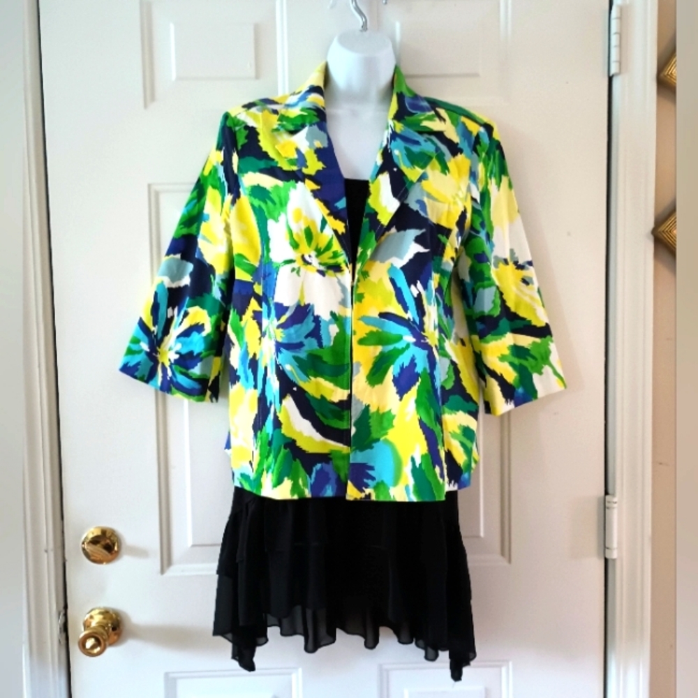 Molly & Maxx Flora Blazer. Size XL